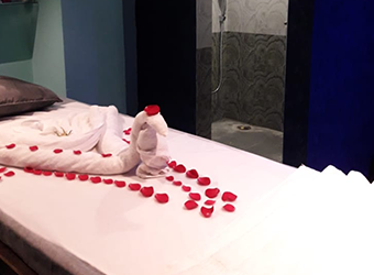 rainbow massage center Karachi rooms